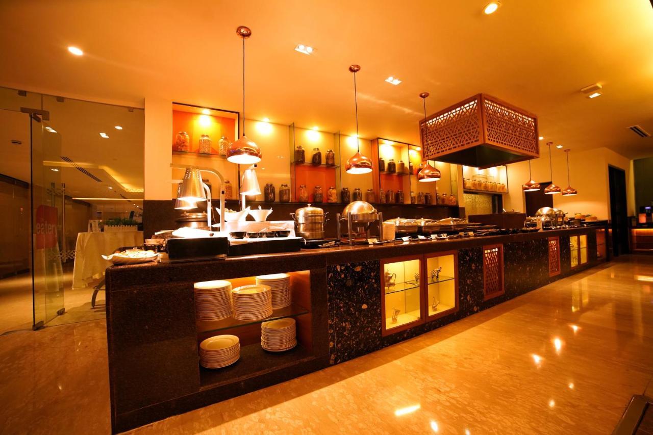 Four Points By Sheraton Jaipur, City Square Extérieur photo