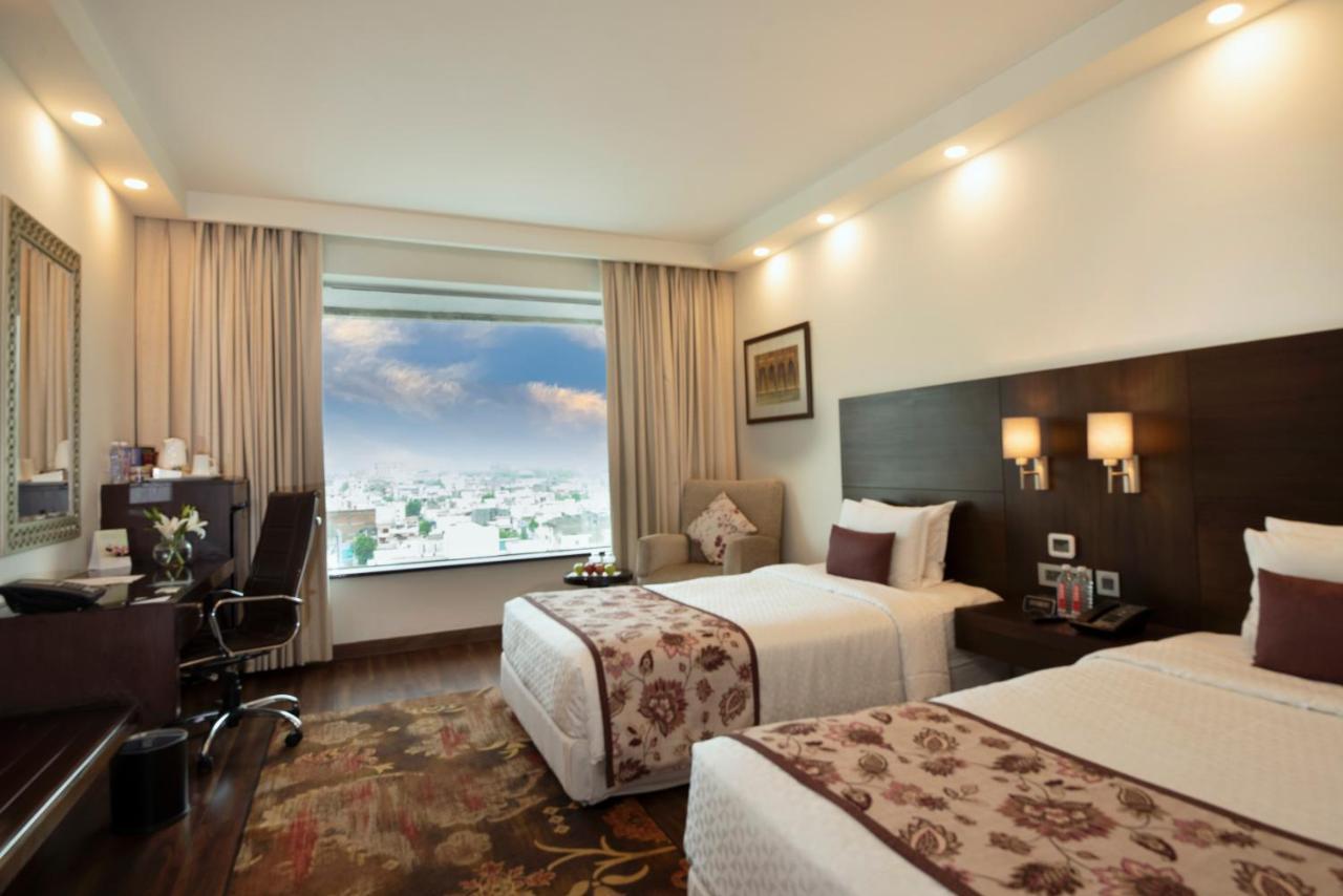 Four Points By Sheraton Jaipur, City Square Extérieur photo